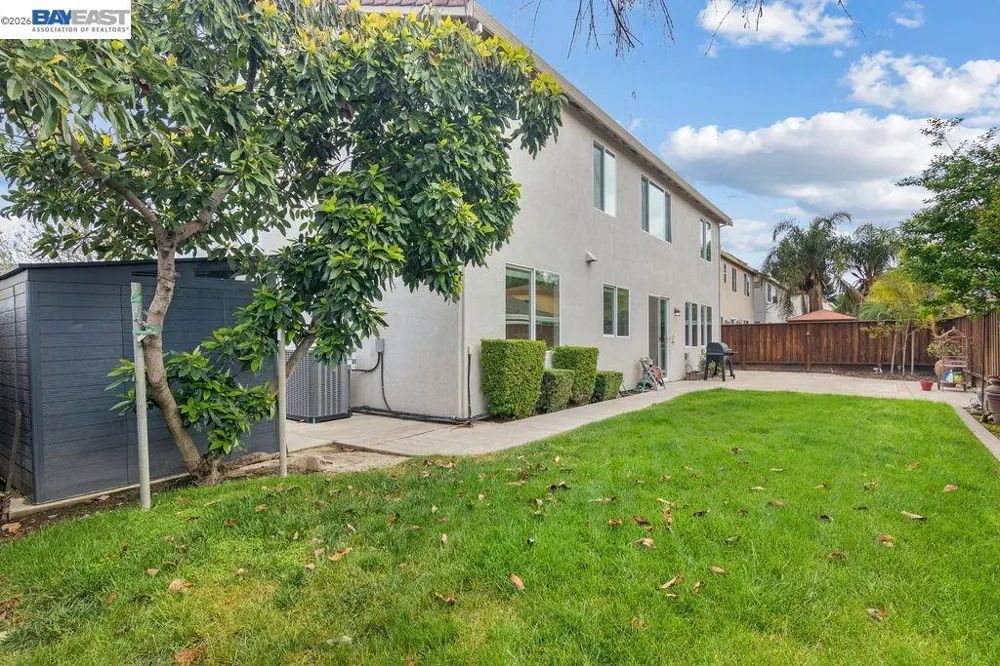 3400 Fallen Oak Dr Modesto, CA 95355