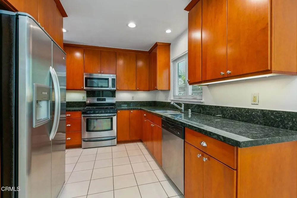 1325 Lomay Place Pasadena, CA 