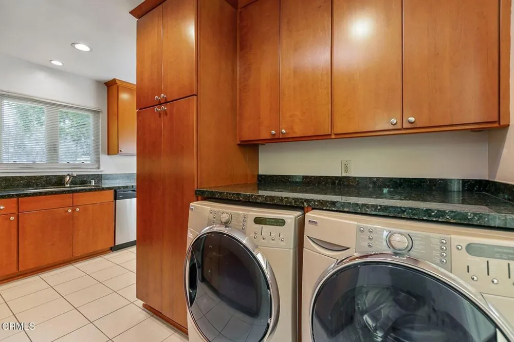 1325 Lomay Place Pasadena, CA 