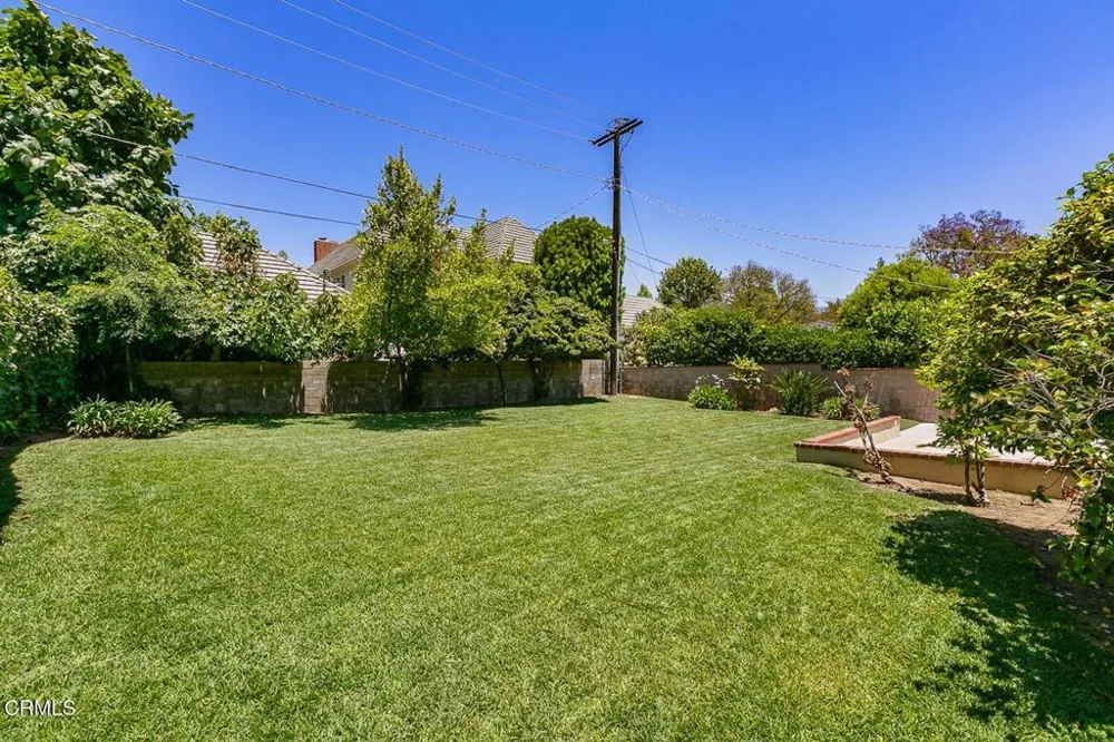 1325 Lomay Place Pasadena, CA 