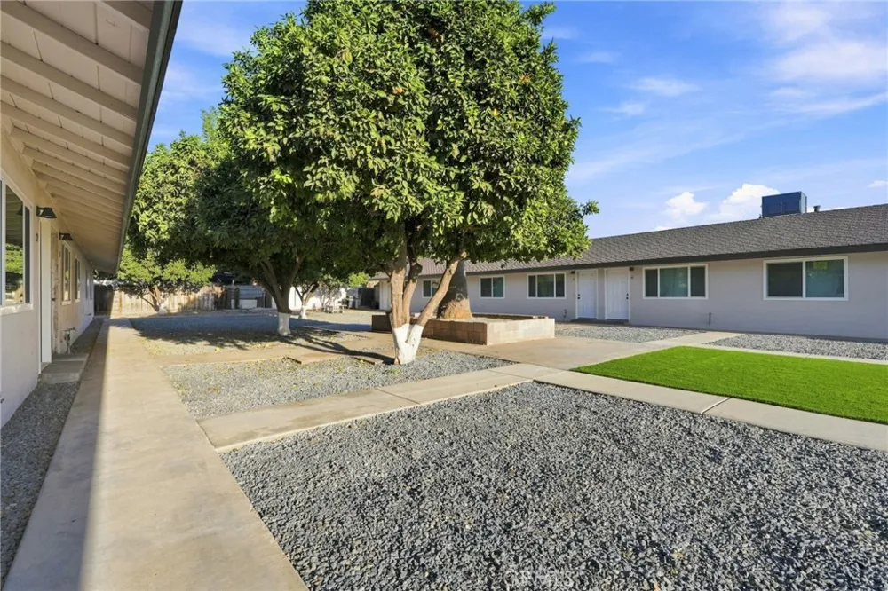 1506 Cobb Porterville, CA 93257