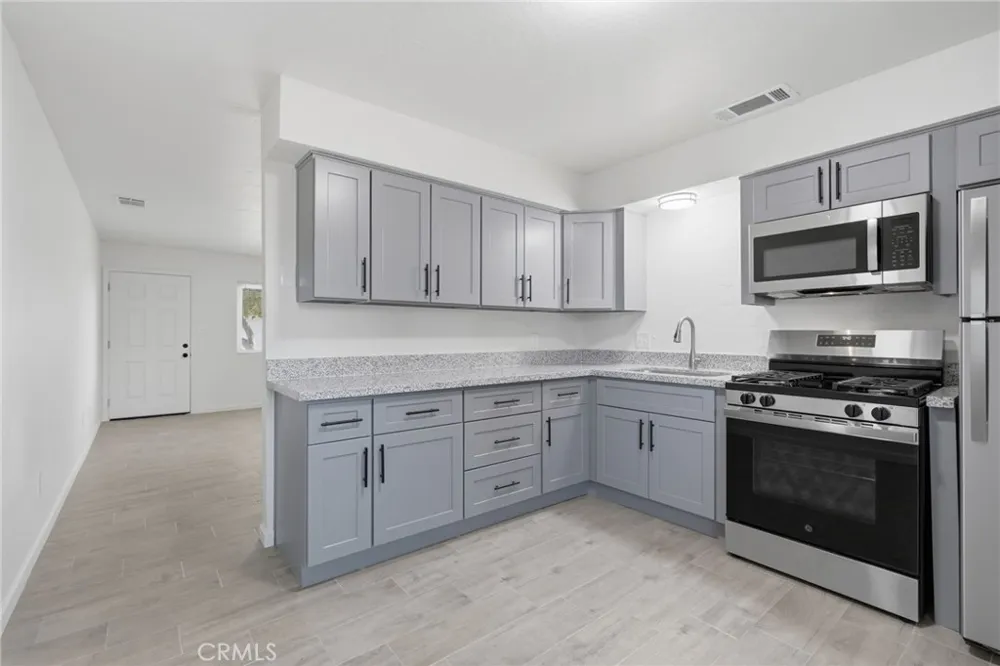 1506 Cobb Porterville, CA 93257