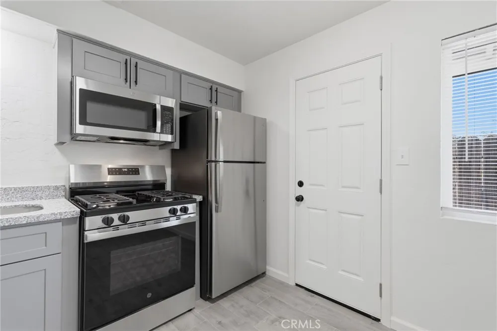 1506 Cobb Porterville, CA 93257