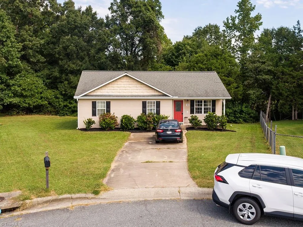 104 Taylors Court Burlington, NC 27217