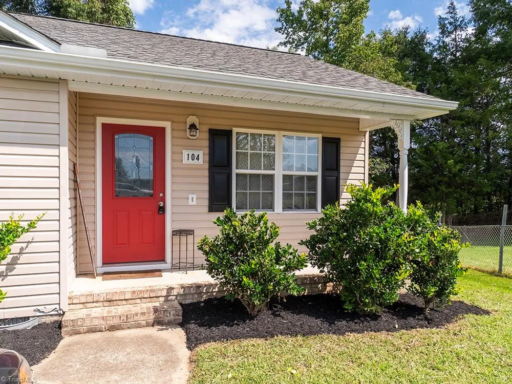 104 Taylors Court Burlington, NC 27217