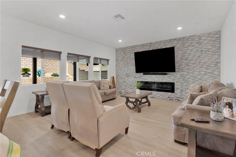 15458 San Francisco Victorville, CA 92394