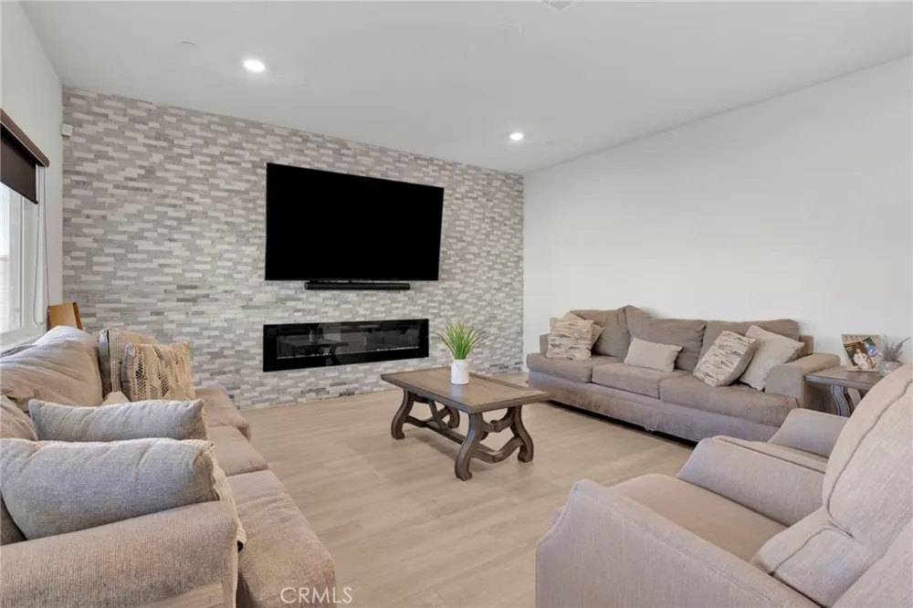 15458 San Francisco Victorville, CA 92394