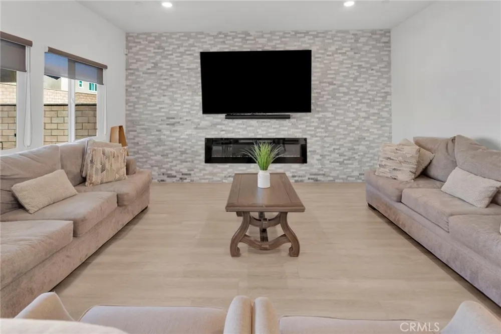 15458 San Francisco Victorville, CA 92394