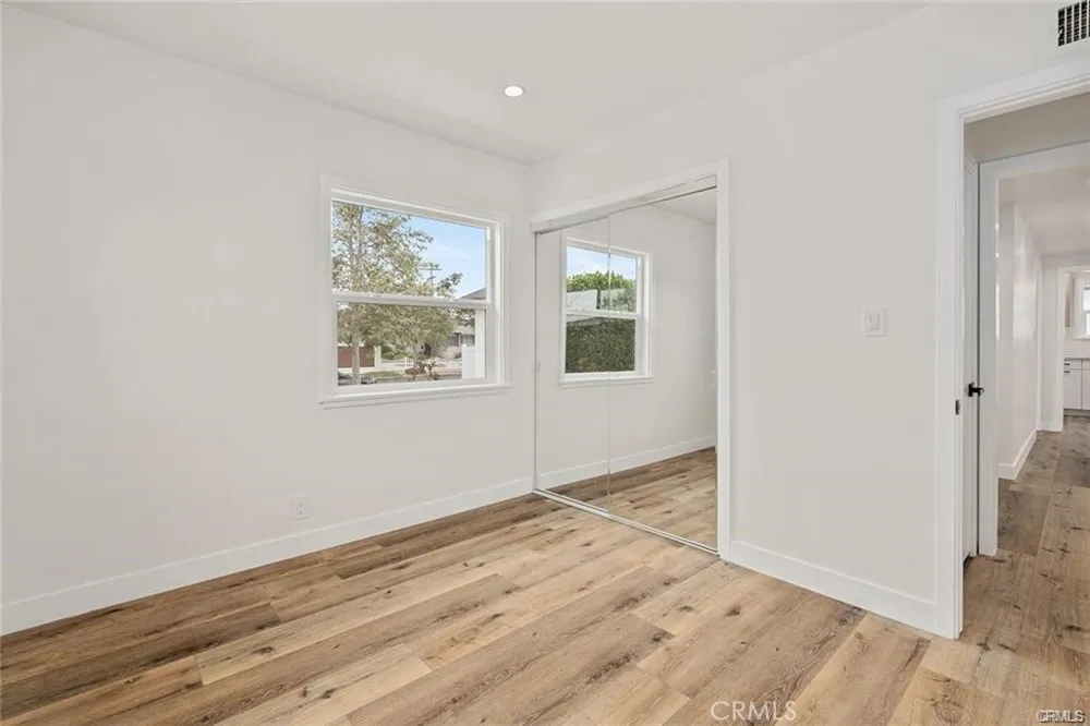 19851 Bassett Street Winnetka, CA 91306