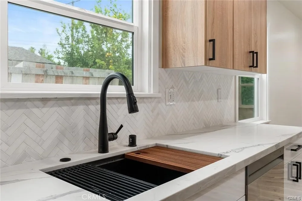 19851 Bassett Street Winnetka, CA 91306