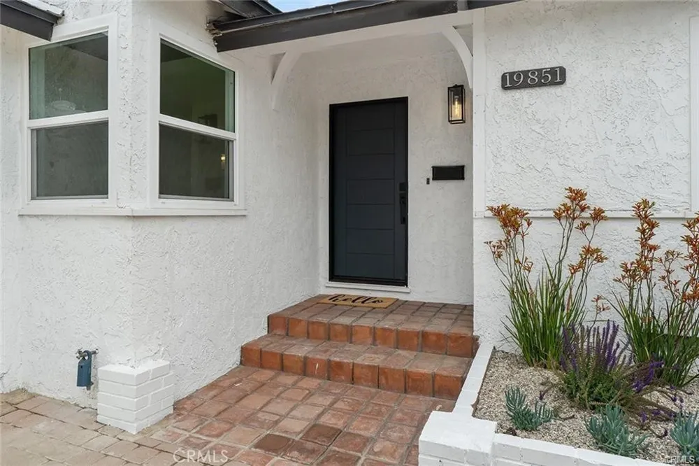 19851 Bassett Street Winnetka, CA 91306