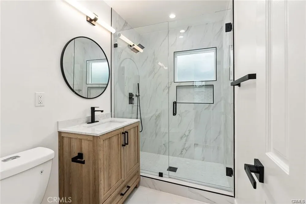 19851 Bassett Street Winnetka, CA 91306