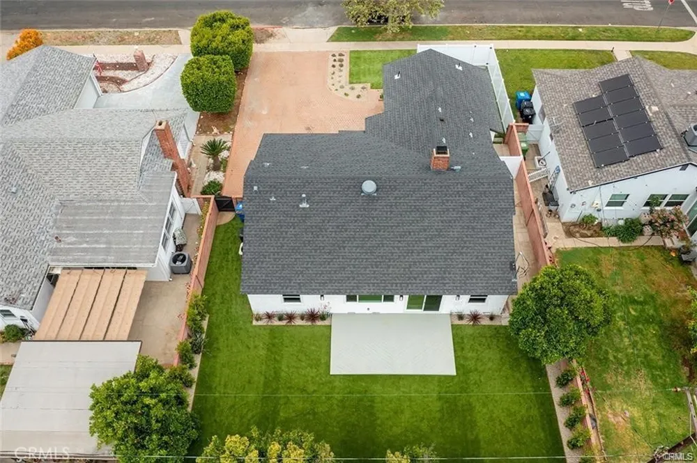 19851 Bassett Street Winnetka, CA 91306