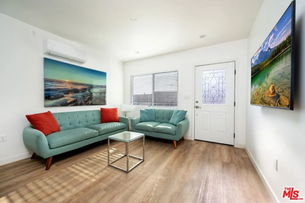 4727 W 18th Street #4 Los Angeles, CA 90019