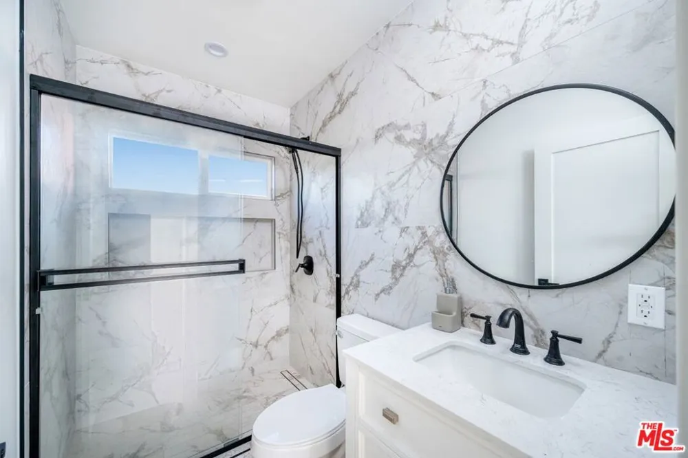 4727 W 18th Street #4 Los Angeles, CA 90019