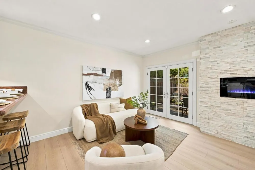 1005 Iris Avenue Sunnyvale, CA 94086