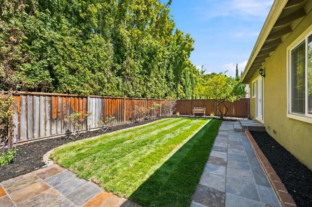 1005 Iris Avenue Sunnyvale, CA 94086