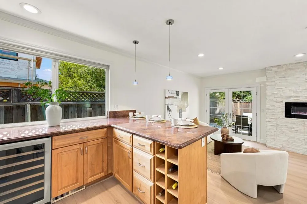 1005 Iris Avenue Sunnyvale, CA 94086