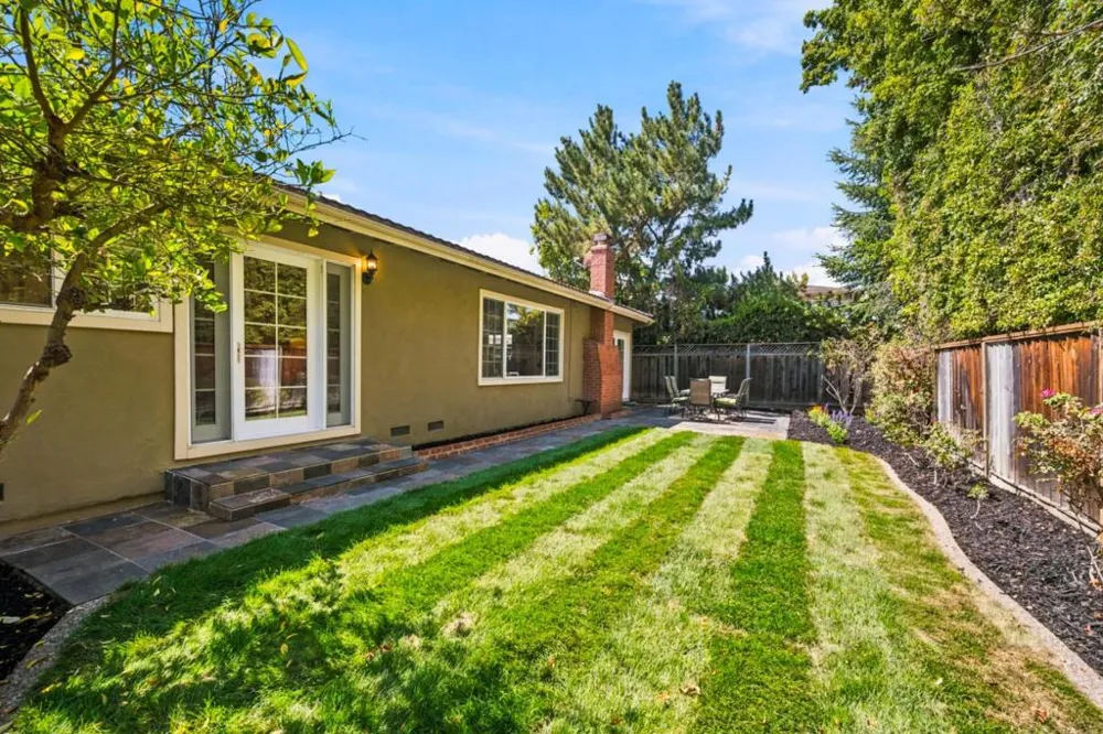 1005 Iris Avenue Sunnyvale, CA 94086