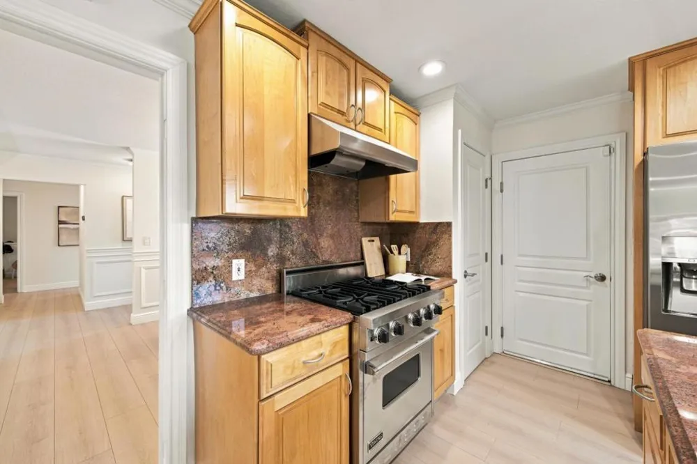 1005 Iris Avenue Sunnyvale, CA 94086