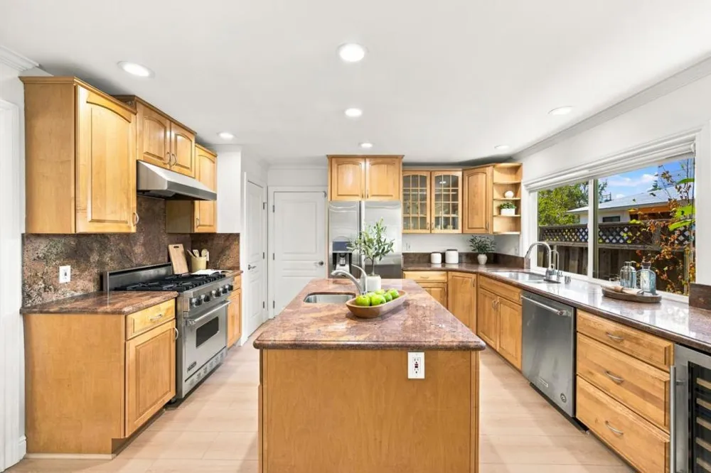 1005 Iris Avenue Sunnyvale, CA 94086