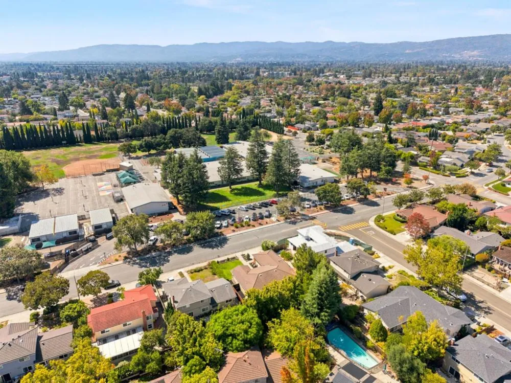 1005 Iris Avenue Sunnyvale, CA 94086