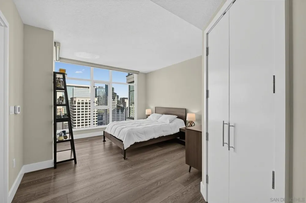 1199 Pacific Highway #2802 San Diego, CA 92101
