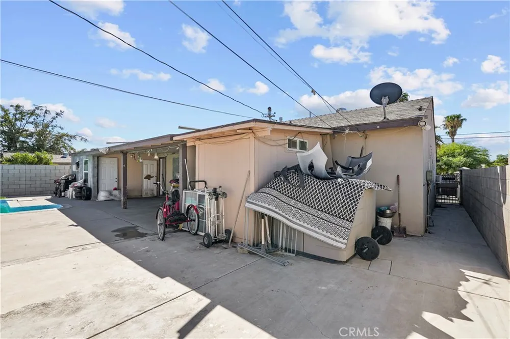 332 W 11th Street Perris, CA 92570