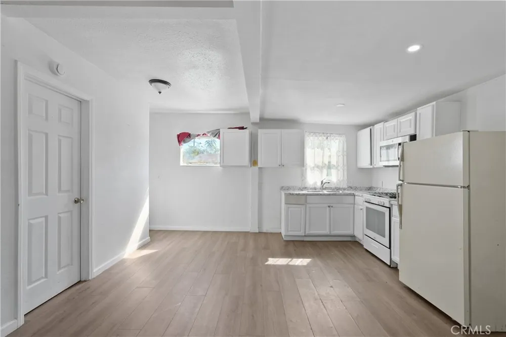 332 W 11th Street Perris, CA 92570