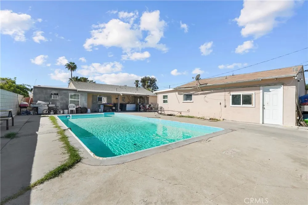 332 W 11th Street Perris, CA 92570