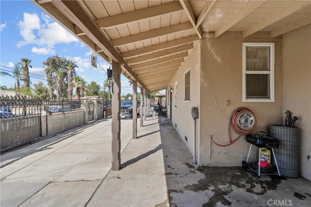 332 W 11th Street Perris, CA 92570