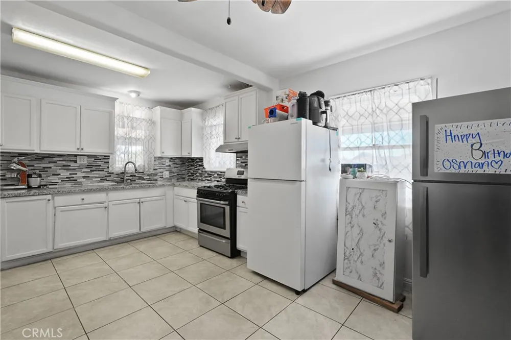332 W 11th Street Perris, CA 92570