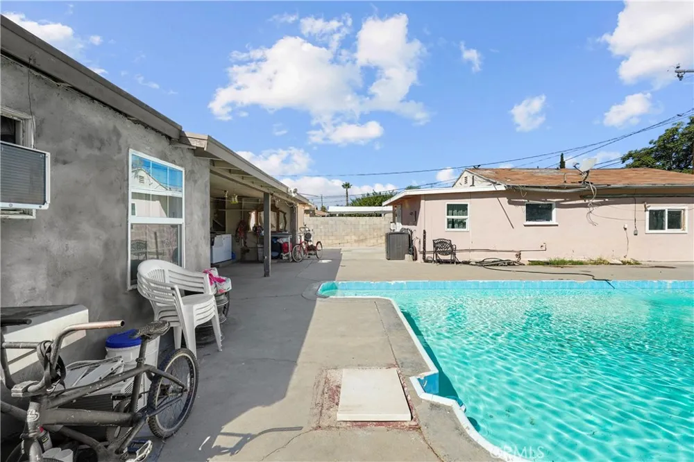 332 W 11th Street Perris, CA 92570