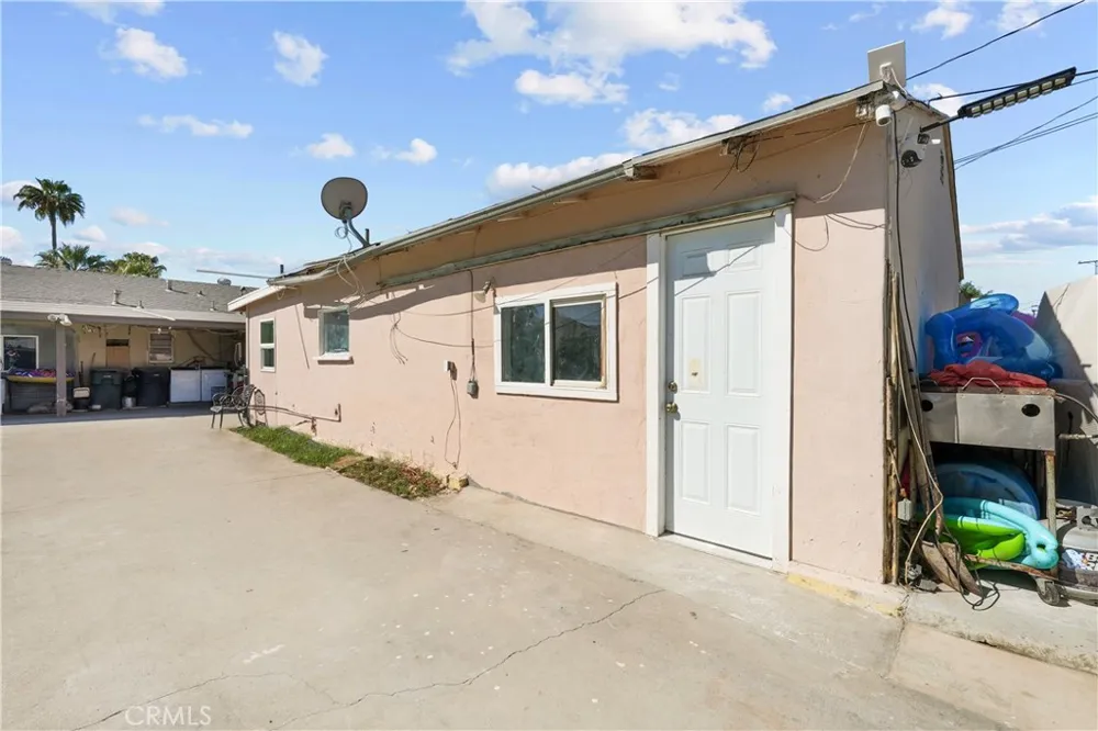 332 W 11th Street Perris, CA 92570