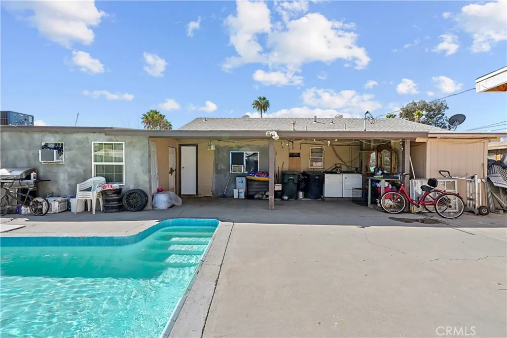 332 W 11th Street Perris, CA 92570