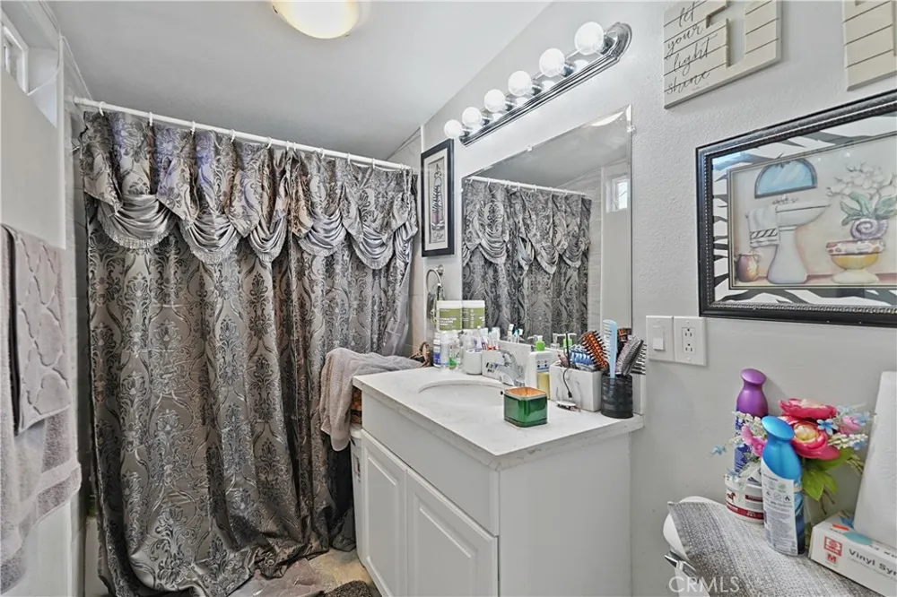 332 W 11th Street Perris, CA 92570