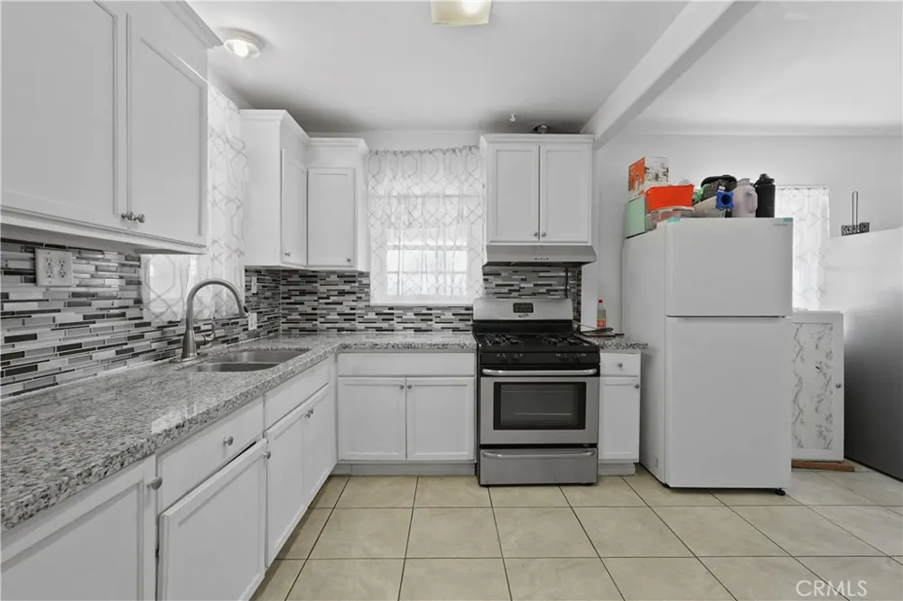 332 W 11th Street Perris, CA 92570