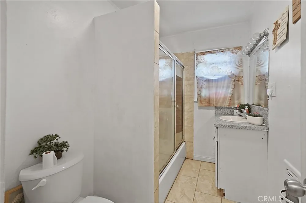 332 W 11th Street Perris, CA 92570
