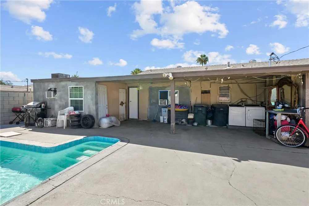 332 W 11th Street Perris, CA 92570