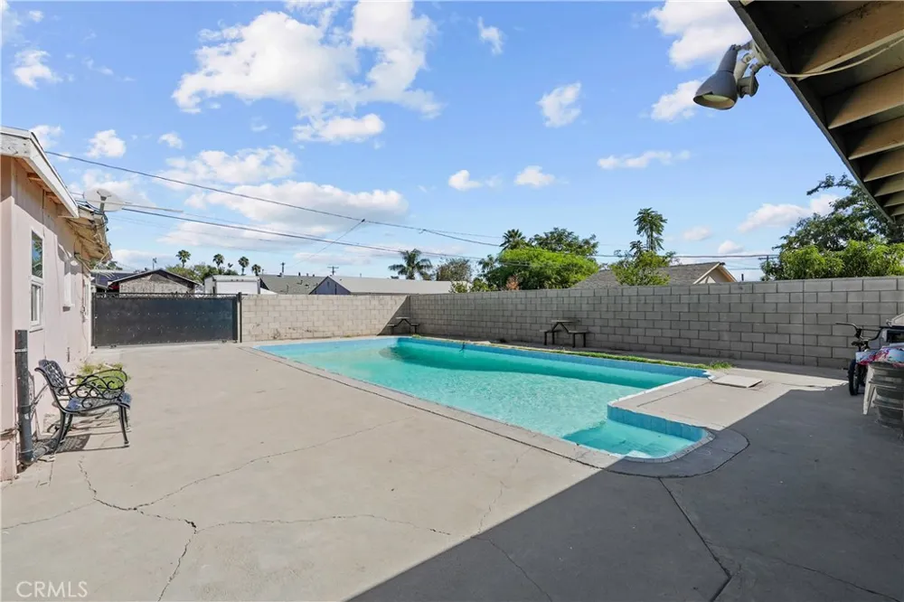 332 W 11th Street Perris, CA 92570