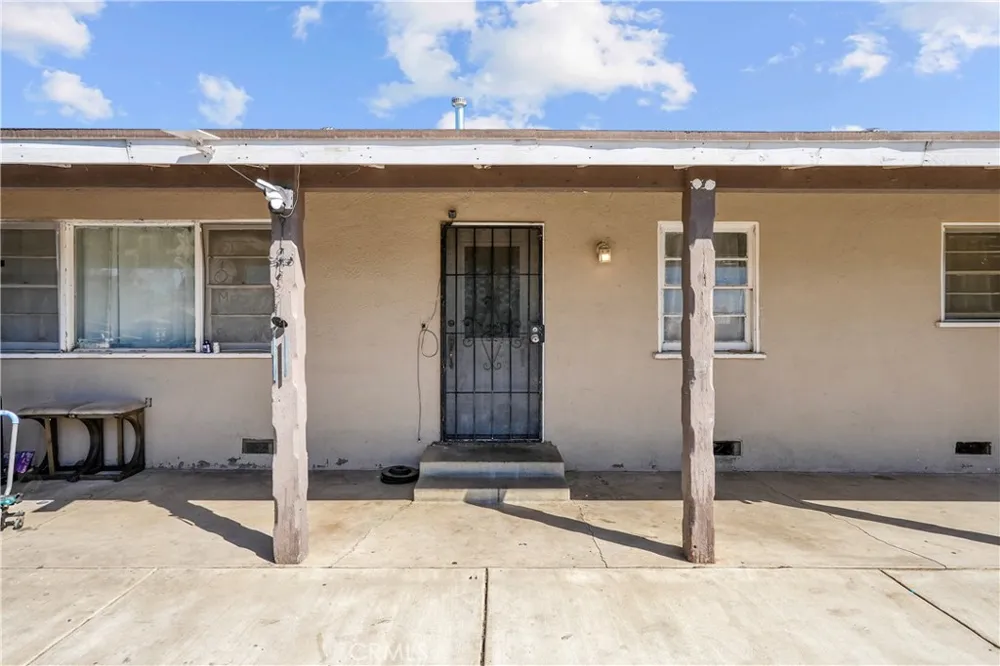 332 W 11th Street Perris, CA 92570
