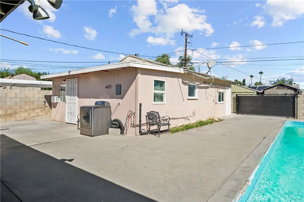 332 W 11th Street Perris, CA 92570