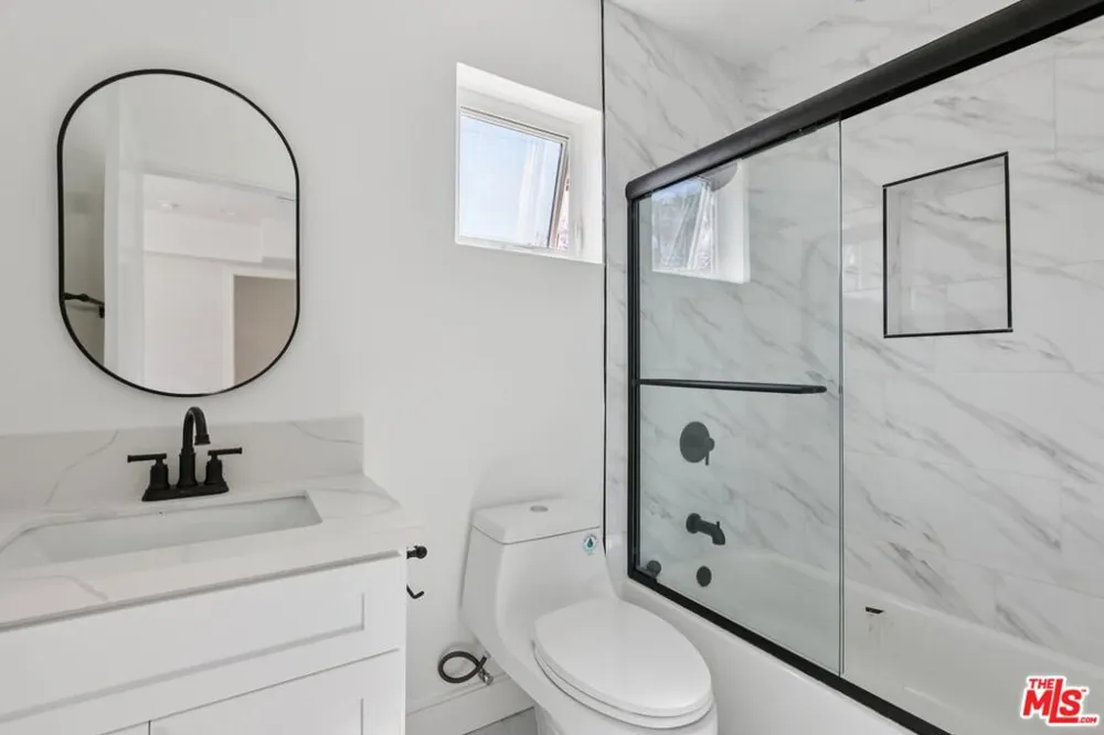 2111 Holly Drive Los Angeles, CA 90068
