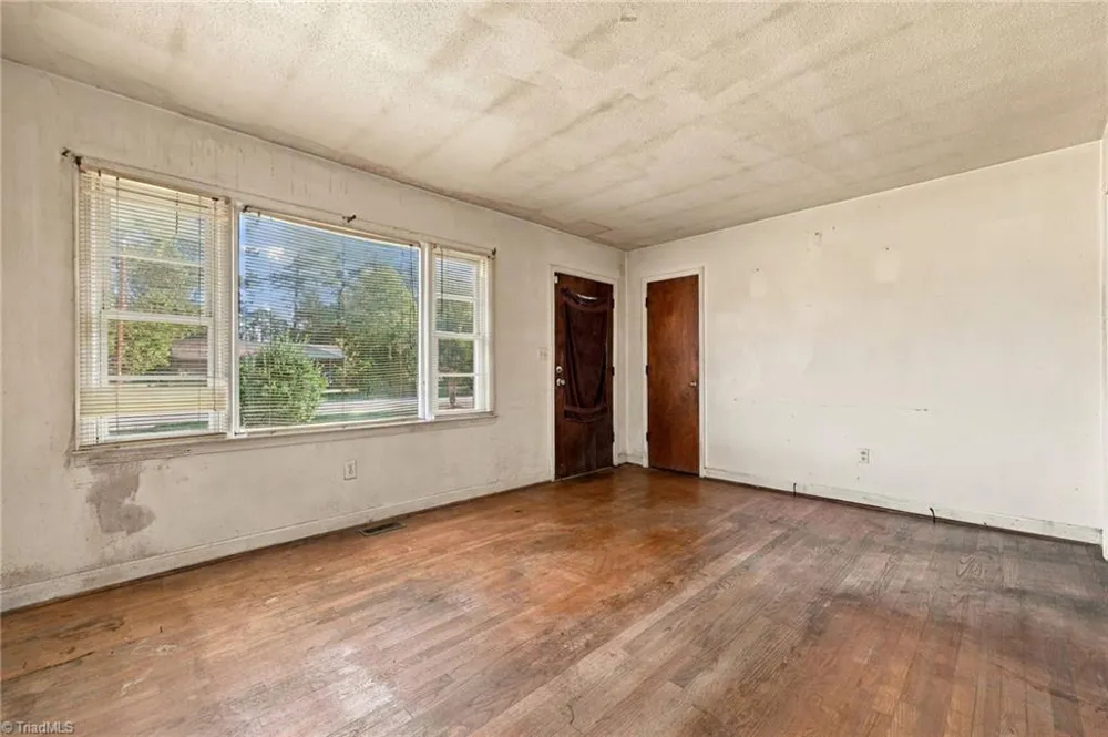 302 E 17th Street Scotland Neck, NC 27874