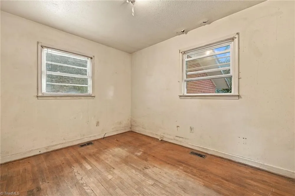 302 E 17th Street Scotland Neck, NC 27874
