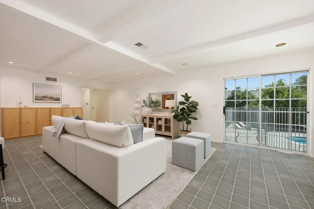 148 W Bonita Avenue Sierra Madre, CA 91024