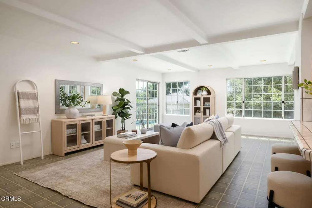 148 W Bonita Avenue Sierra Madre, CA 91024