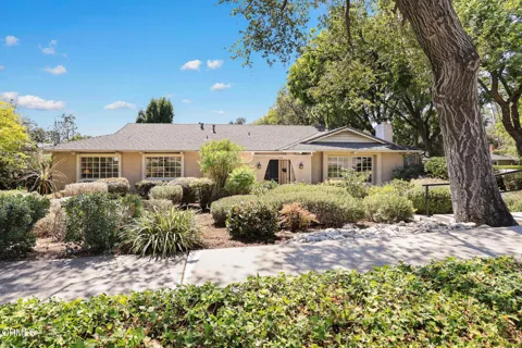 148 W Bonita Avenue