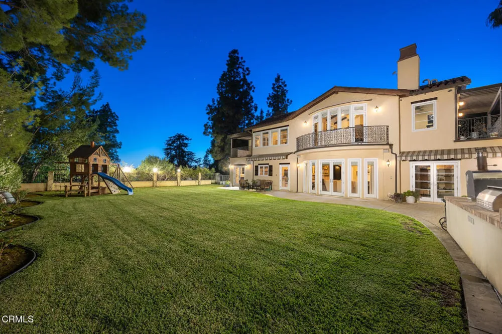 574 Camillo Road Sierra Madre, CA 91024