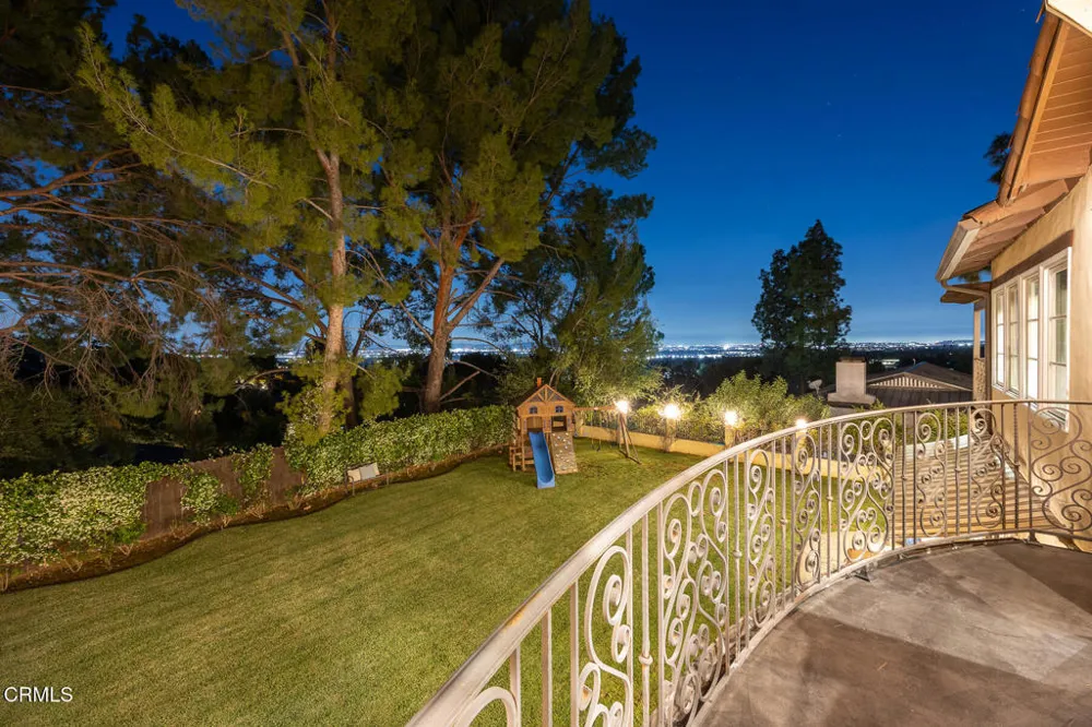 574 Camillo Road Sierra Madre, CA 91024
